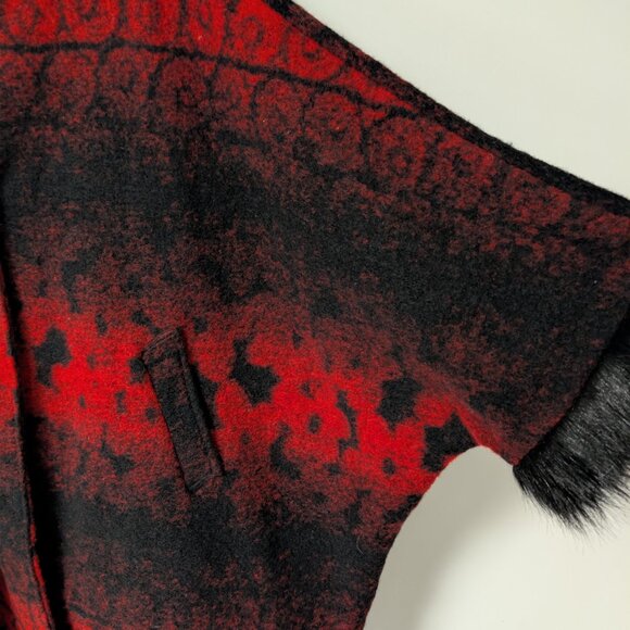 Made in Italy wool faux fur cape - Picture 5 of 10